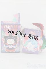 Shinwooｘ FINDING UNICORN「Vampire Candy Shop：ヴァンパイアのお菓子屋さん」 I-25-06-15-1030-TO-ZI