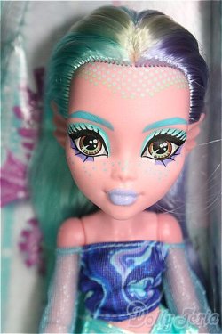 画像1: Monster High Doll/ Lagoona Blue： Skulltimate Secrets: Fearidescent Series/ I-25-10-19-017-KD-ZI