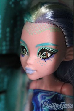 画像2: Monster High Doll/ Lagoona Blue： Skulltimate Secrets: Fearidescent Series/ I-25-10-19-017-KD-ZI