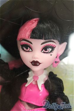 画像1: モンスターハイ ドラキュラ ファッションドール ペット カウント ファビュラス＆アクセサリー付き I-25-12-07-257-KD-ZI