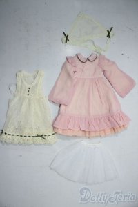 SDM/OF:きらめく昼下がりの少女(れんげ草)・ミニ U-25-11-19-204-TN-ZU