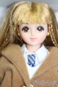 ジェニー/カレンダーガール:8月ジェニー 全日本女子高生制服通り S-25-05-04-632-GN-ZS