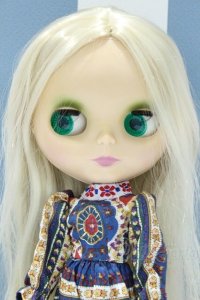 【新宿マルイアネックス店 店頭販売商品】ネオブライス/HASBRO A.D.G. ハズブロ アシュトンドレイク復刻版ネオブライス:プリティーペイズリー本体+衣装のみ 2100150000011479-ZM