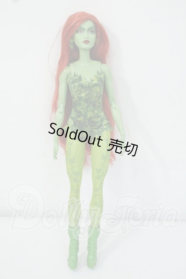 画像2: Barbie Signature/ポイズンアイビー バットマン85周年記念 Y-26-07-07-061-WT-ZY (2)