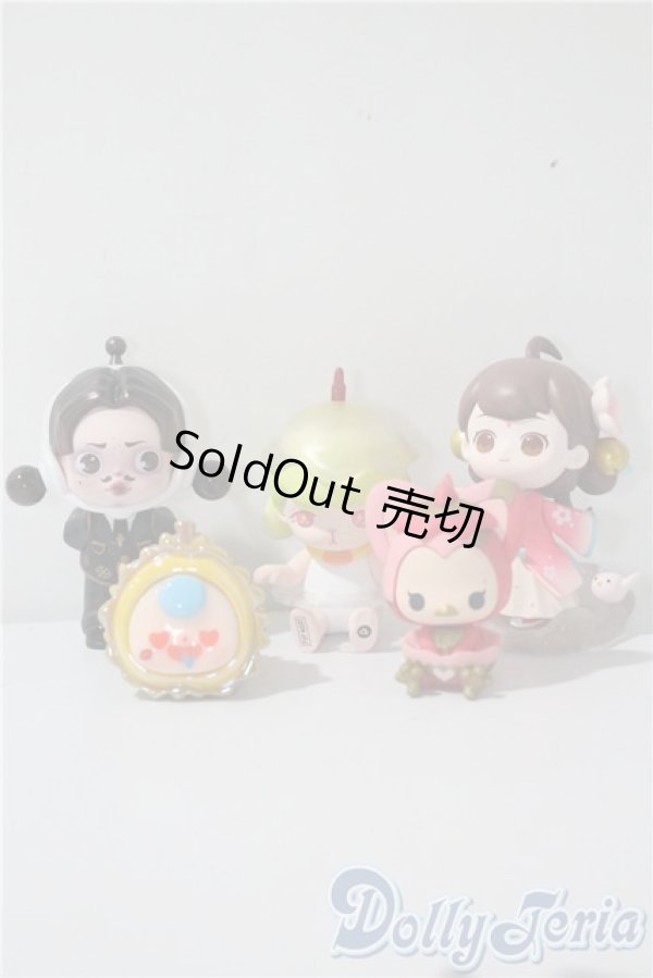 画像1: デザイナー＆アートトイ/5点セット A-25-04-09-1080-KN-ZU (1)