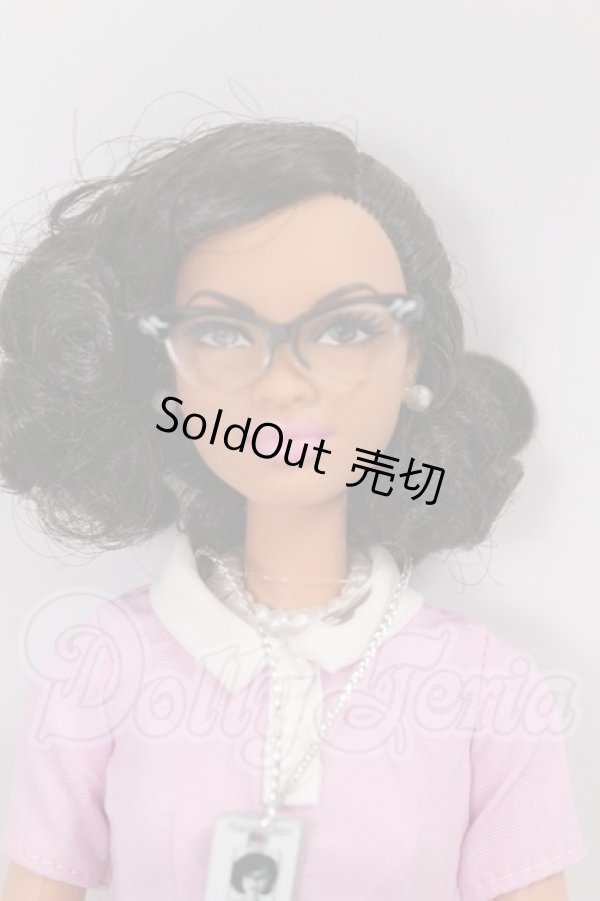 画像1: バービーシグネチャー/キャサリン・ジョンソン I-26-04-30-002-KD-ZI (1)