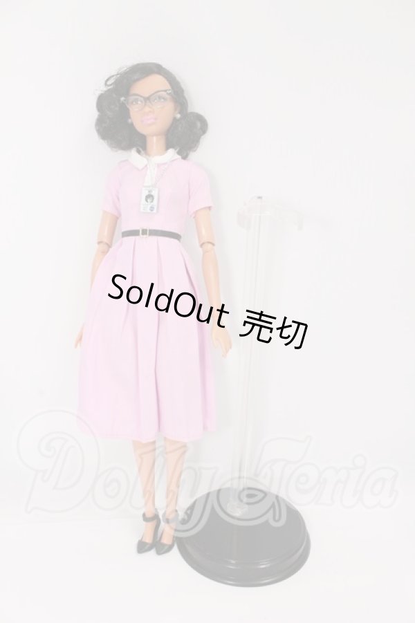 画像4: バービーシグネチャー/キャサリン・ジョンソン I-26-04-30-002-KD-ZI (4)