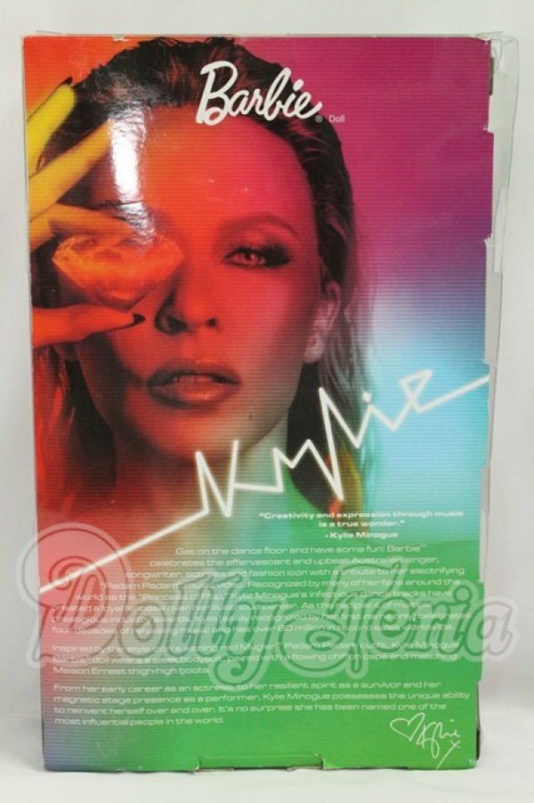 画像3: Barbie/Barbie Signature Kylie Minogue Doll I-26-08-20-396-KD-ZI (3)