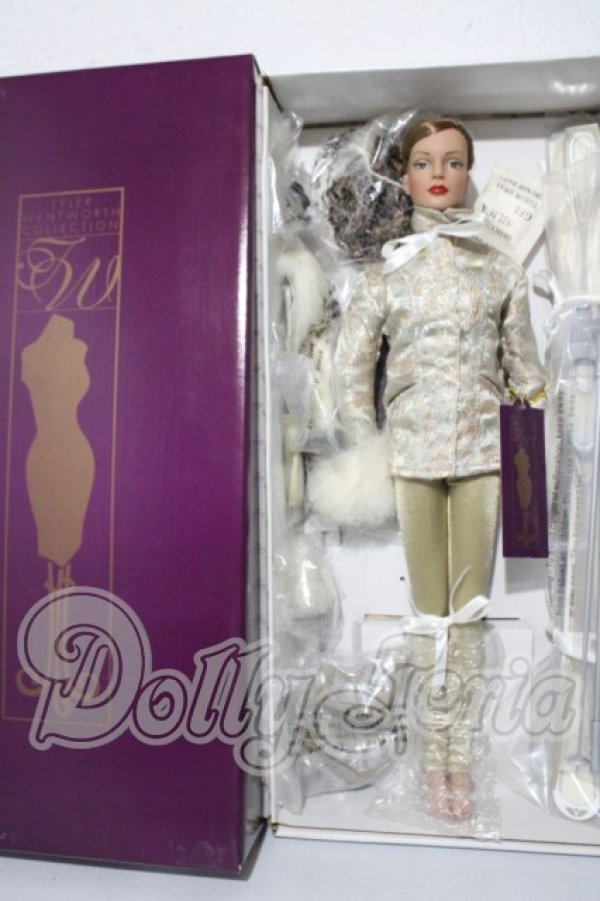 画像2: Tonner/Ski Retreat Sydney Chase A-26-08-19-1077-TN-ZU (2)