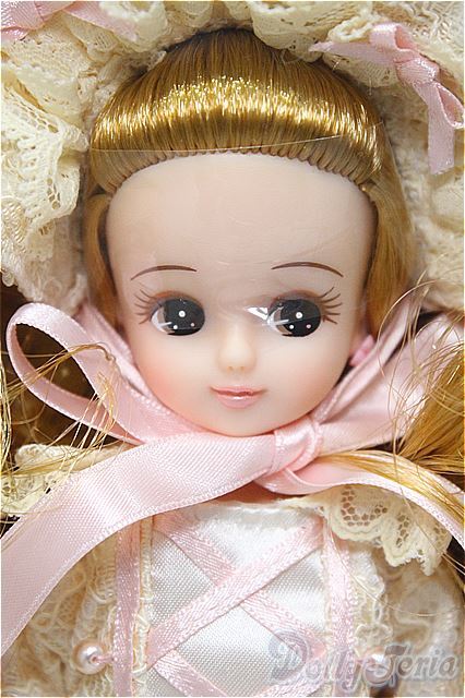 リカちゃんの撮影に☆パリのお店(小物は含みません 名高い